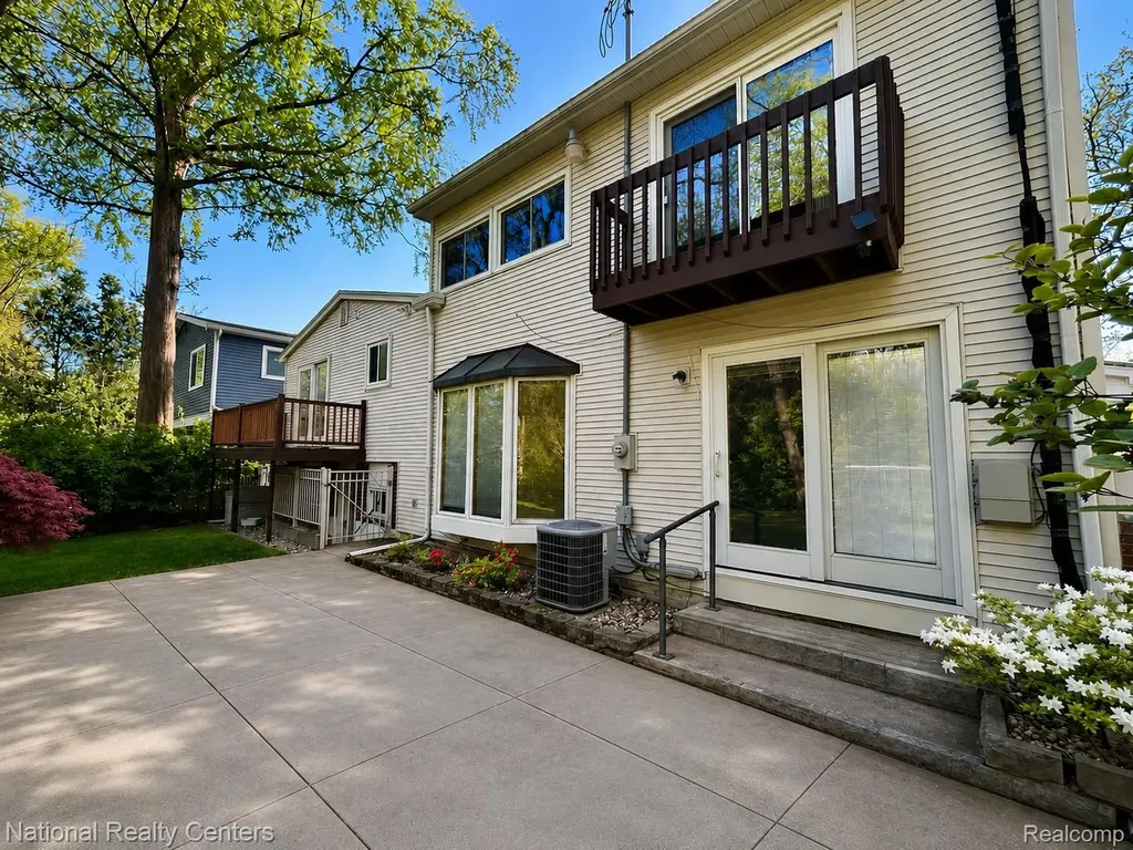 2182 Yorktown Drive Ann Arbor City MI 48105