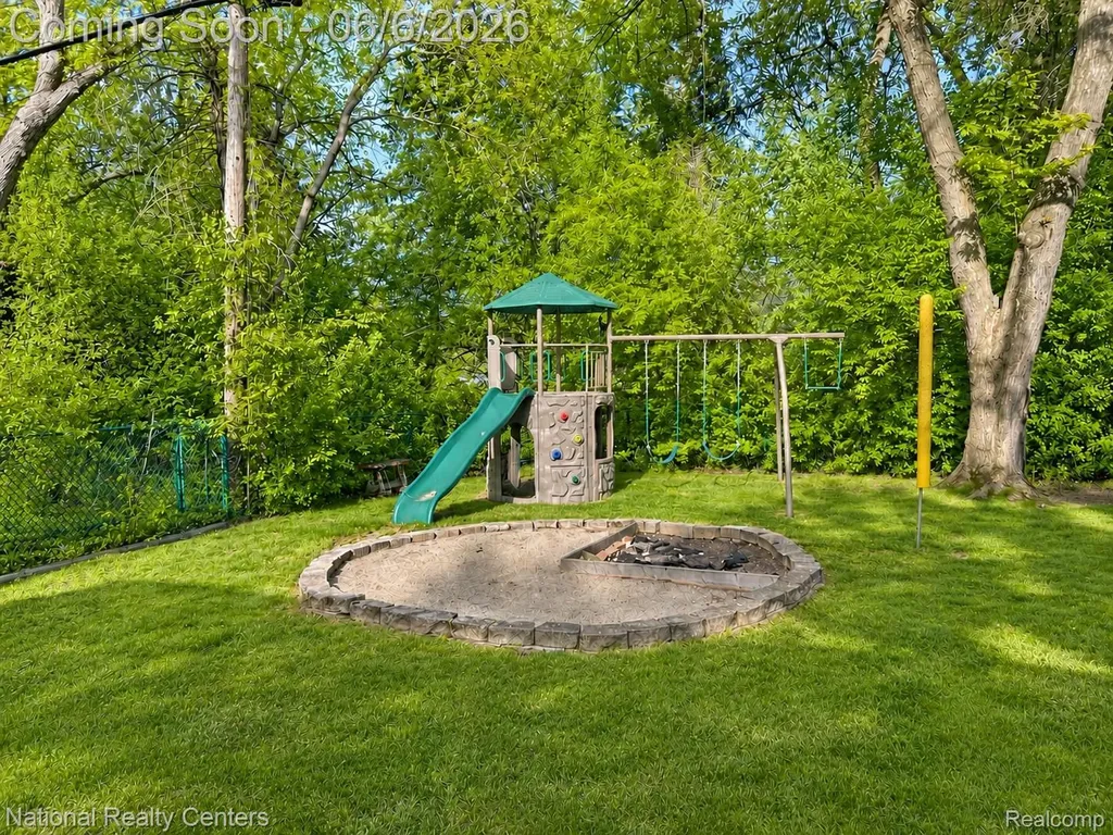 2182 Yorktown Drive Ann Arbor City MI 48105
