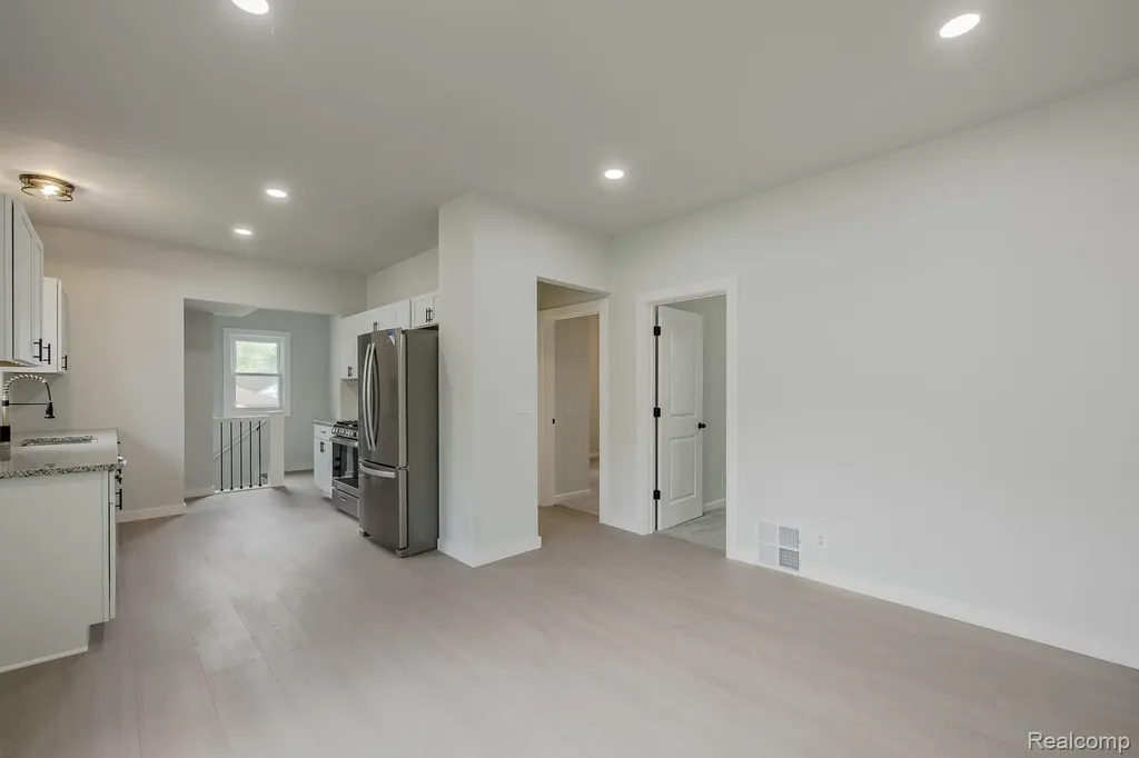 1089 Myrtle Avenue Waterford Charter Township MI 48328