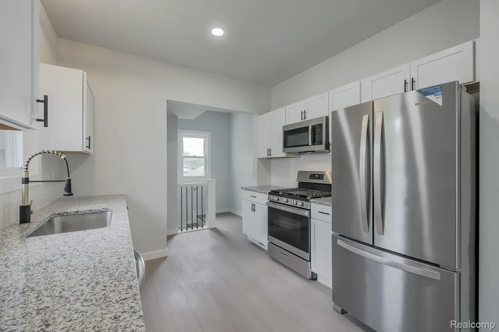 1089 Myrtle Avenue Waterford Charter Township MI 48328