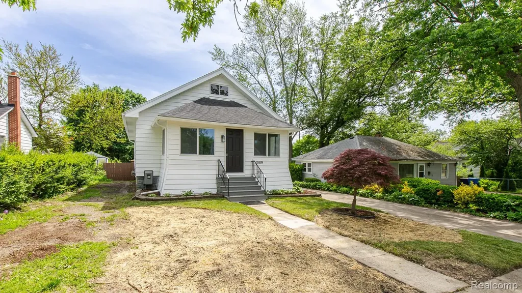 1089 Myrtle Avenue Waterford Charter Township MI 48328
