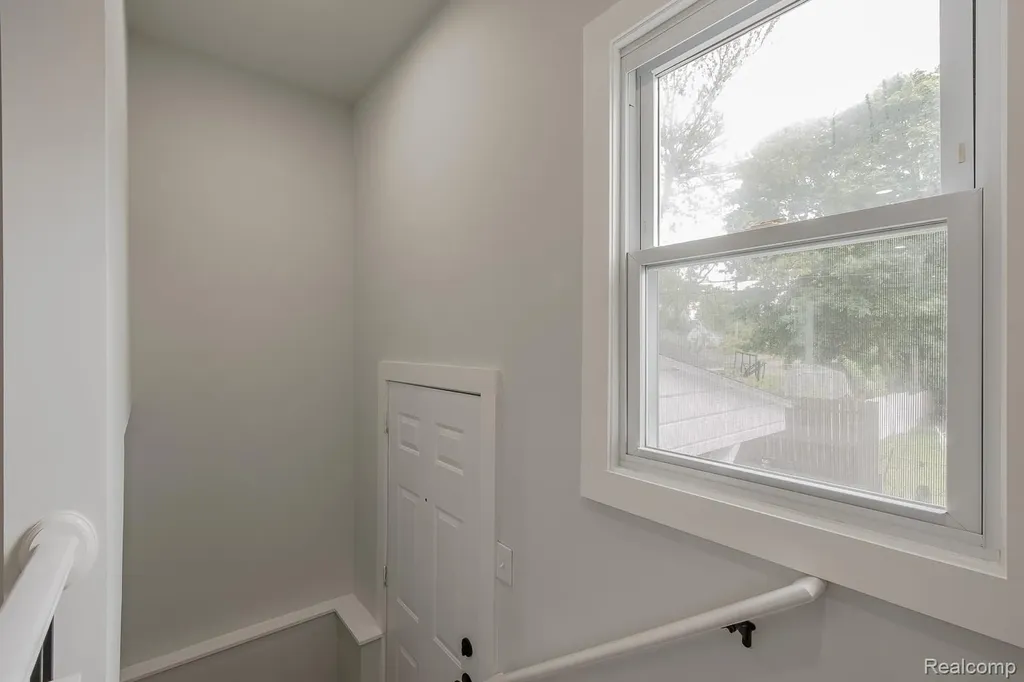 1089 Myrtle Avenue Waterford Charter Township MI 48328