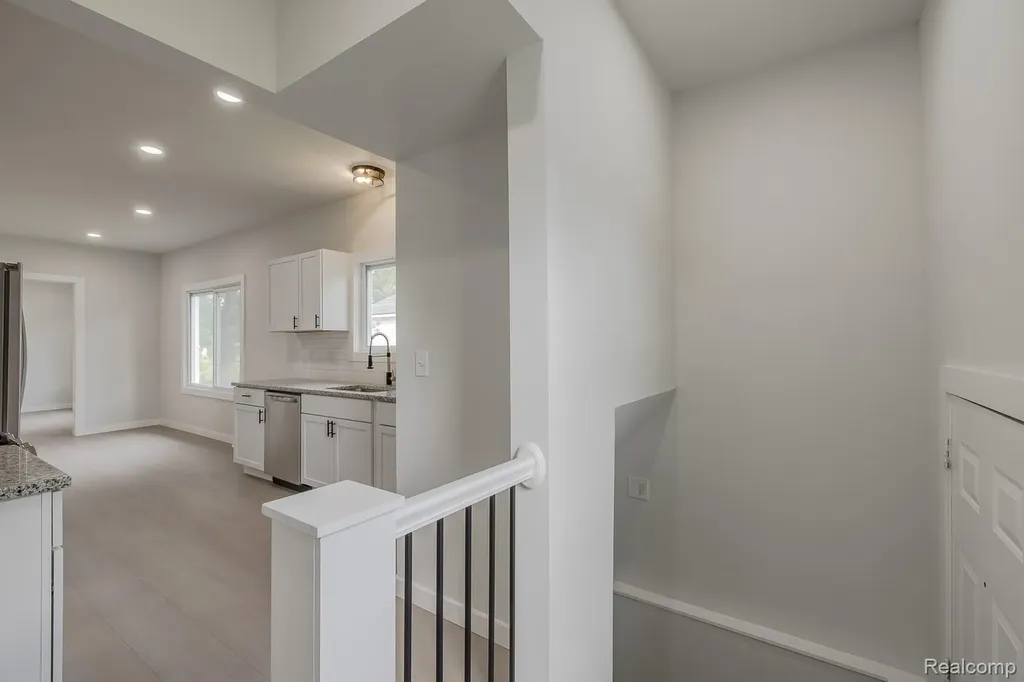 1089 Myrtle Avenue Waterford Charter Township MI 48328