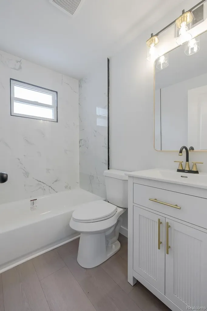 1089 Myrtle Avenue Waterford Charter Township MI 48328