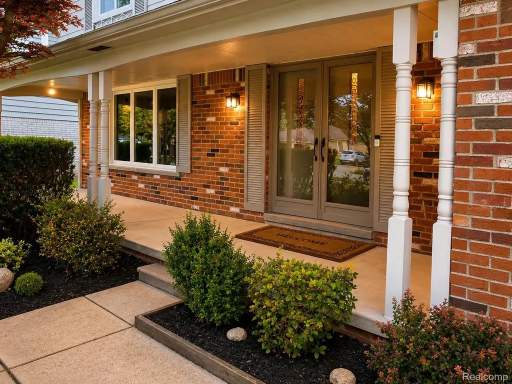 30745 Red Maple Lane Southfield City MI 48076
