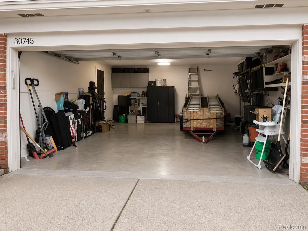 30745 Red Maple Lane Southfield City MI 48076