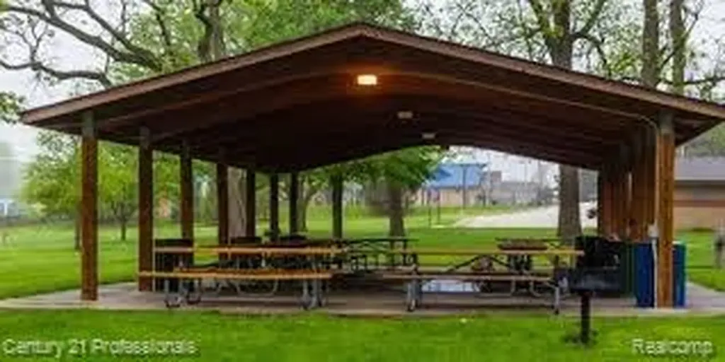 Na Vl Rio Vista Commerce Charter Township MI 48382