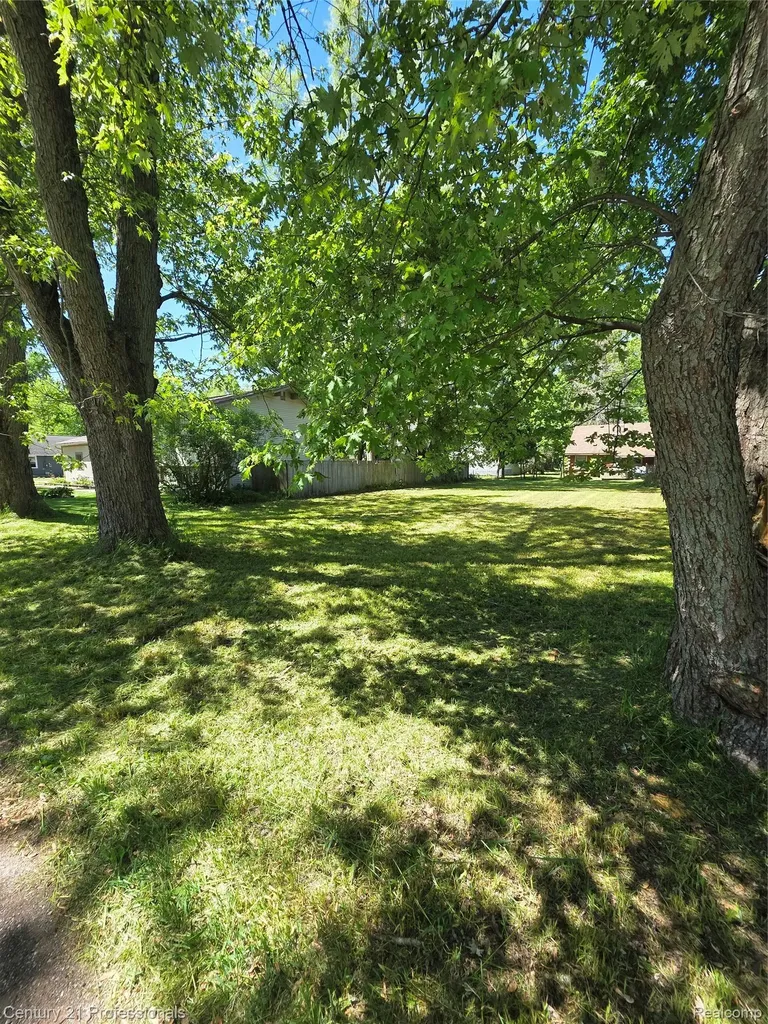 Na Vl Rio Vista Commerce Charter Township MI 48382