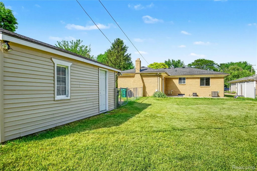 8530 Canal Road Sterling Heights City MI 48314
