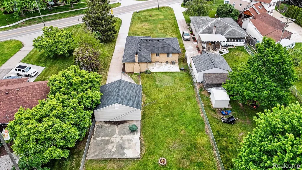 8530 Canal Road Sterling Heights City MI 48314