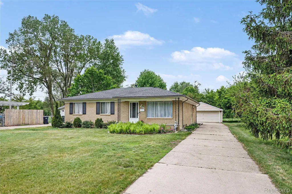 8530 Canal Road Sterling Heights City MI 48314