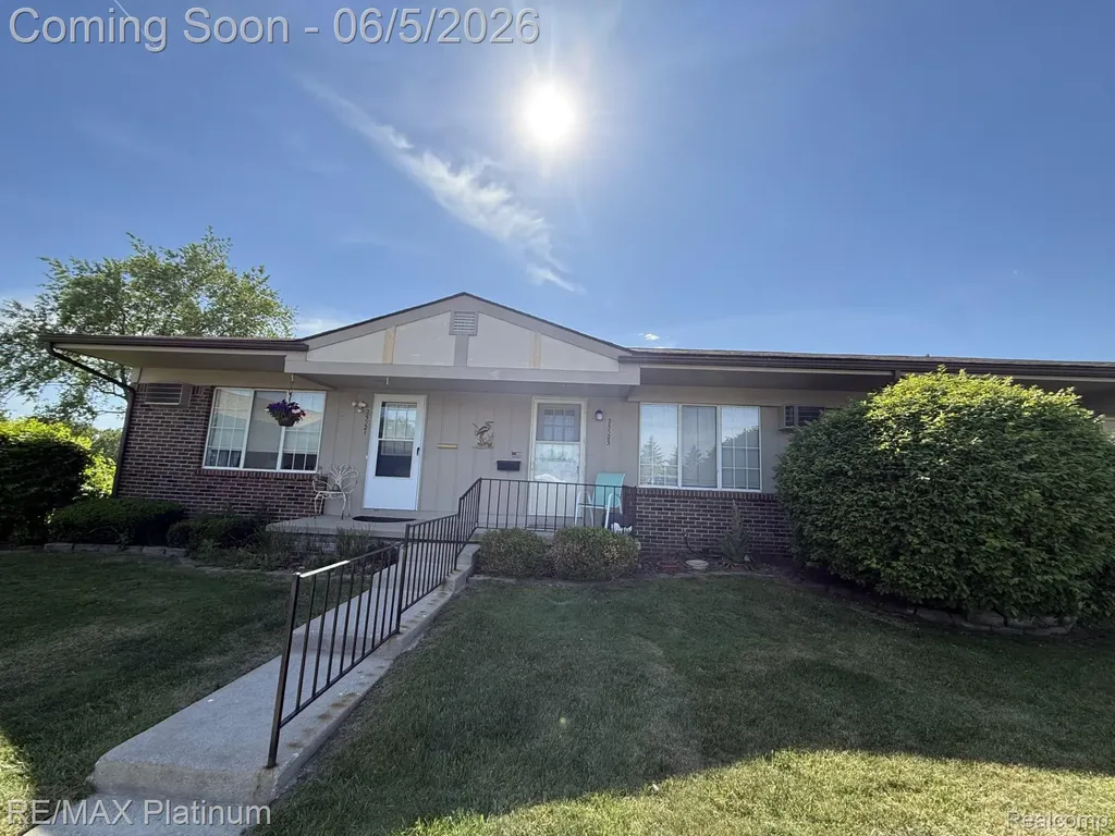 25323 Franklin Terrace South Lyon City MI 48178