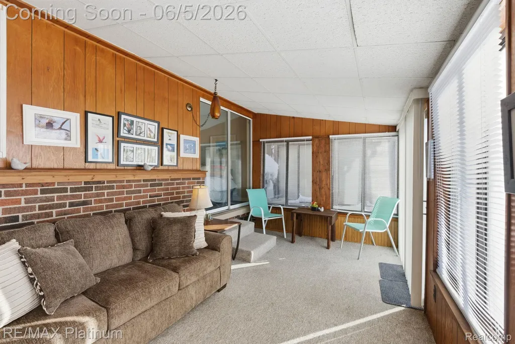 25323 Franklin Terrace South Lyon City MI 48178