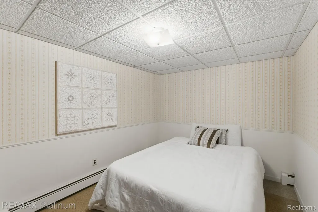 25323 Franklin Terrace South Lyon City MI 48178