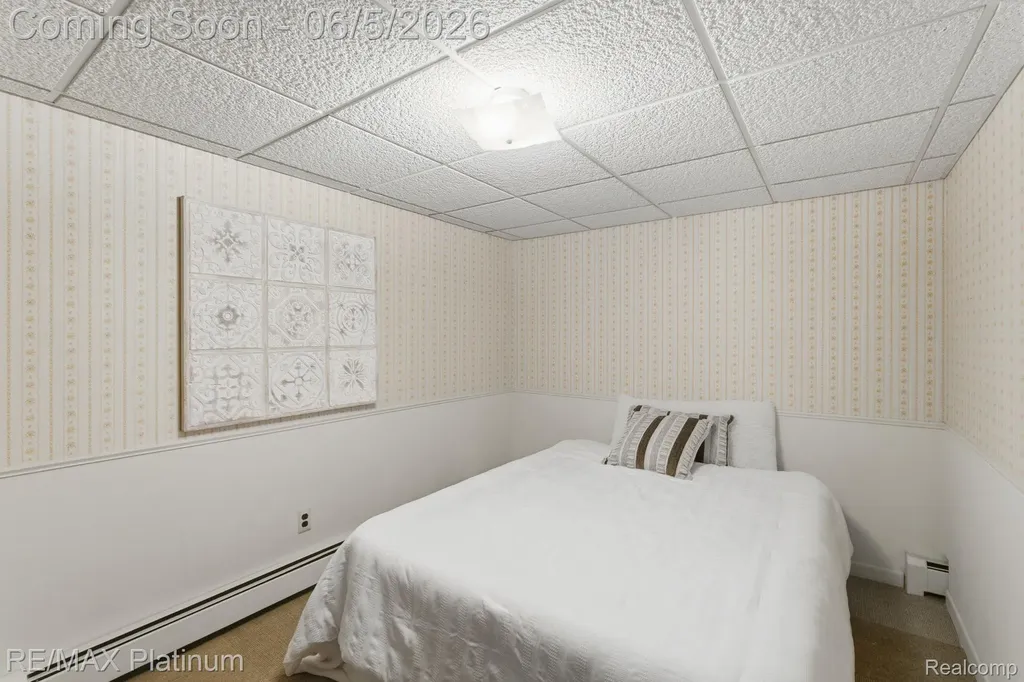 25323 Franklin Terrace South Lyon City MI 48178