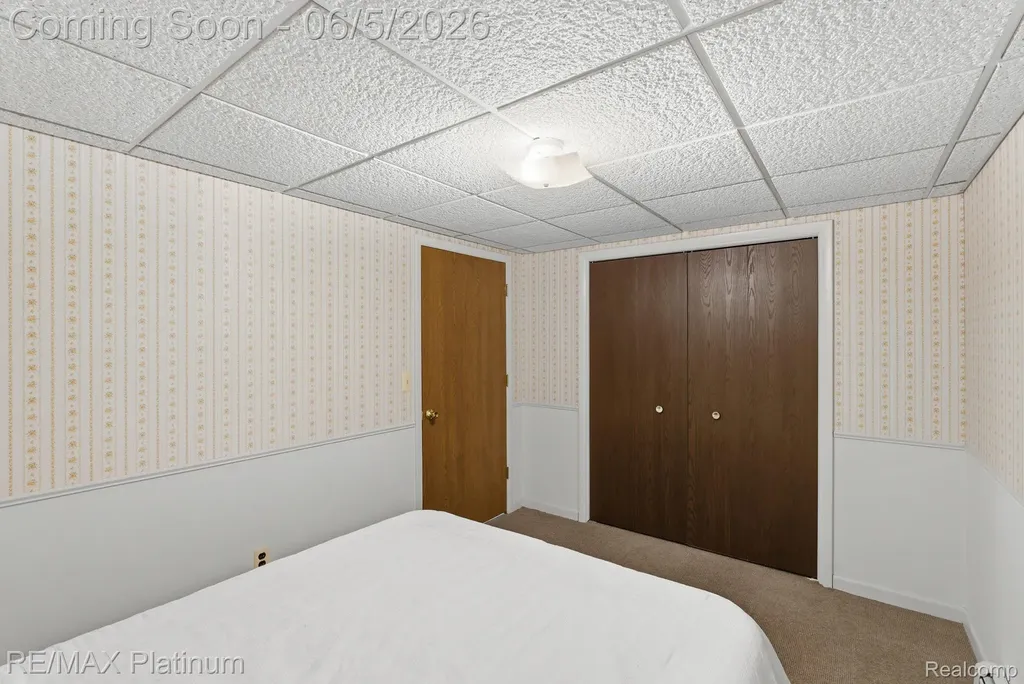 25323 Franklin Terrace South Lyon City MI 48178