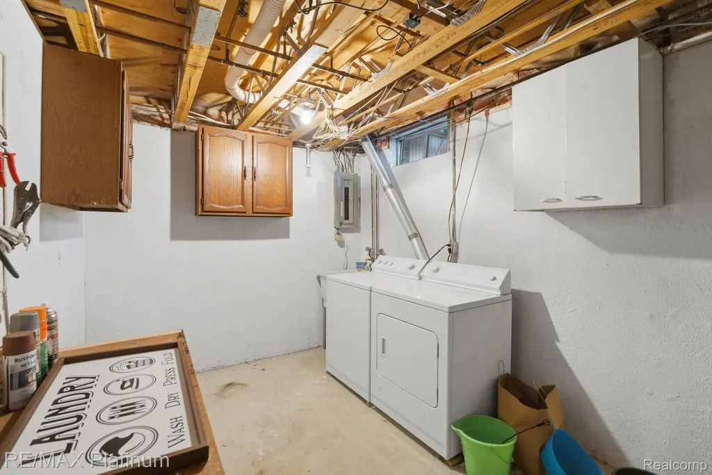 25323 Franklin Terrace South Lyon City MI 48178