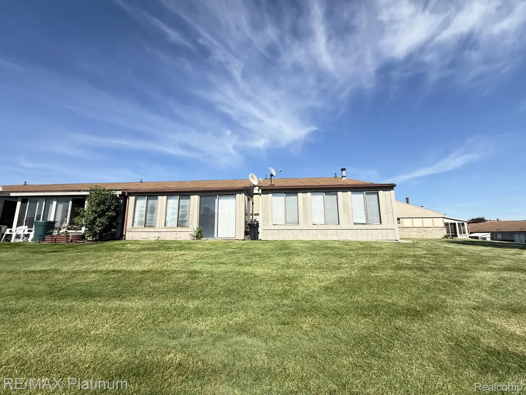 25323 Franklin Terrace South Lyon City MI 48178