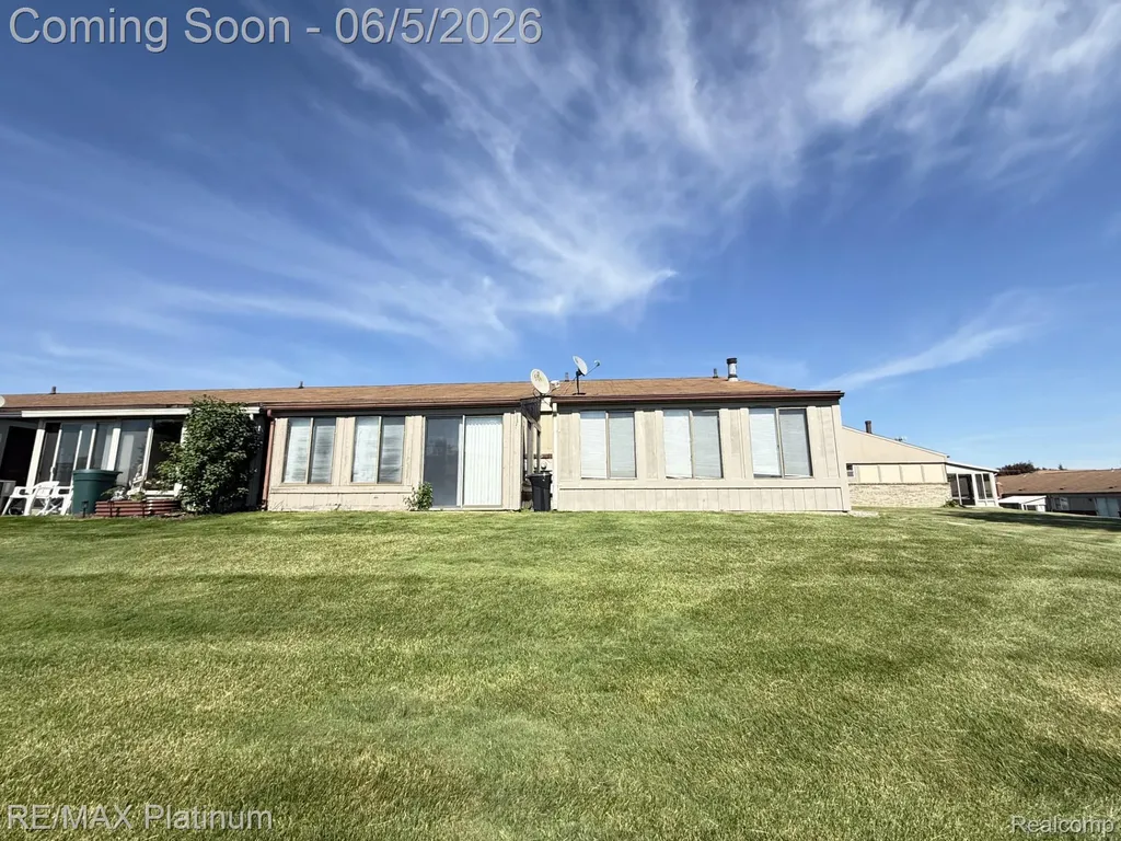 25323 Franklin Terrace South Lyon City MI 48178