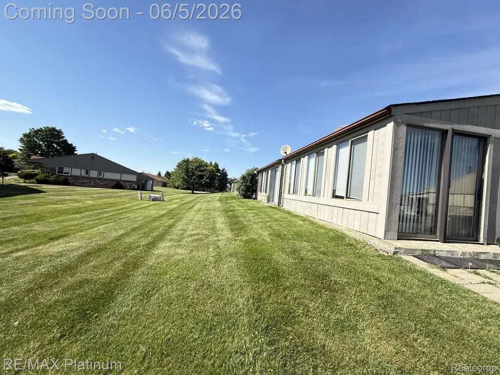 25323 Franklin Terrace South Lyon City MI 48178