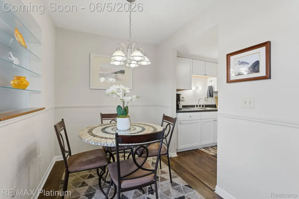 25323 Franklin Terrace South Lyon City MI 48178