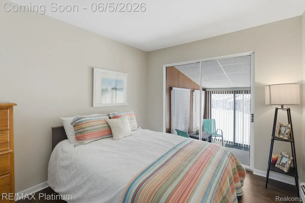 25323 Franklin Terrace South Lyon City MI 48178