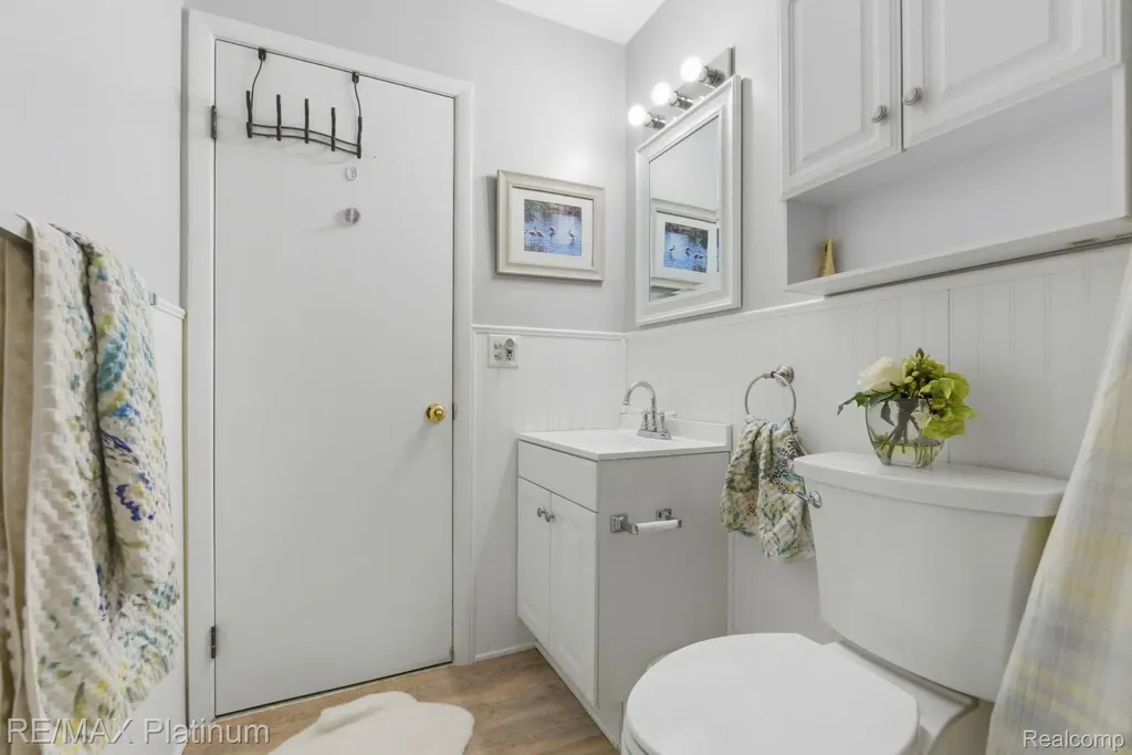 25323 Franklin Terrace South Lyon City MI 48178