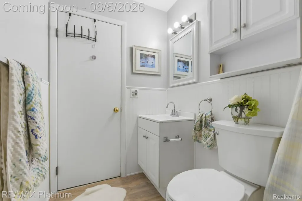 25323 Franklin Terrace South Lyon City MI 48178