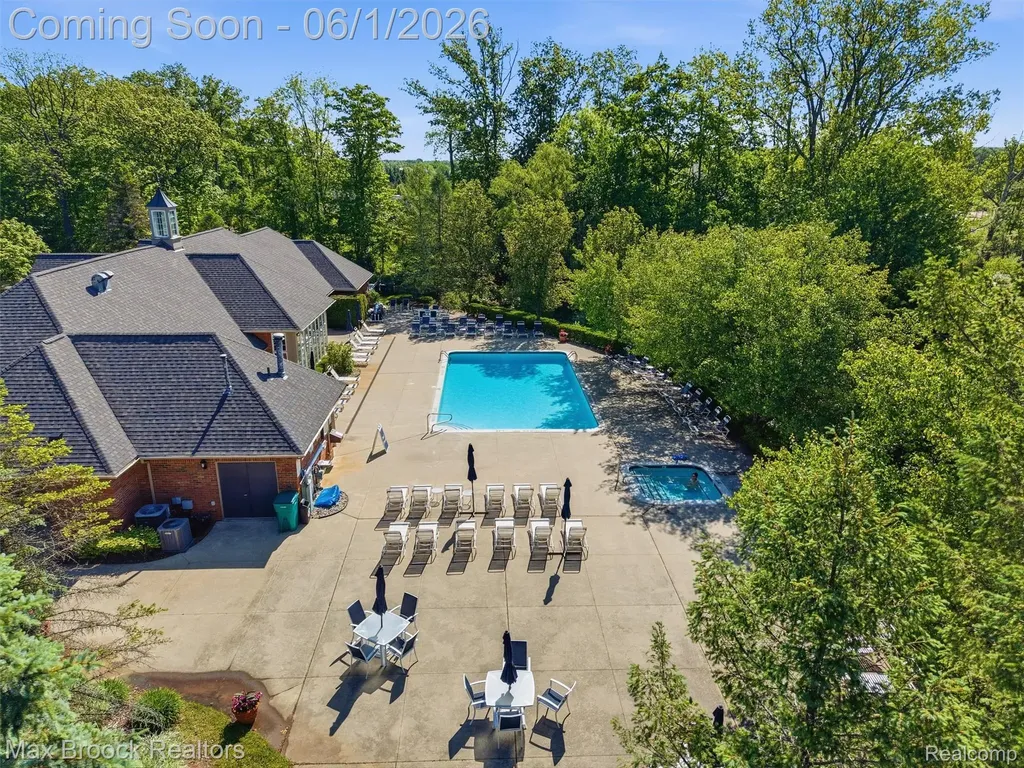 3562 Tremonte Circle N Oakland Charter Township MI 48306