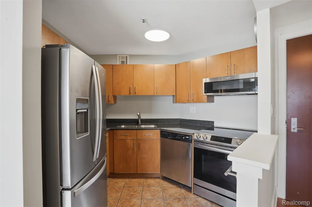 300 Riverfront Detroit City MI 48226
