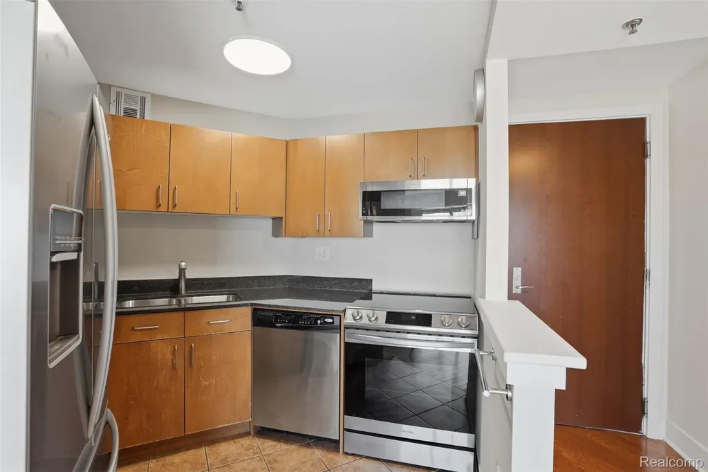 300 Riverfront Detroit City MI 48226