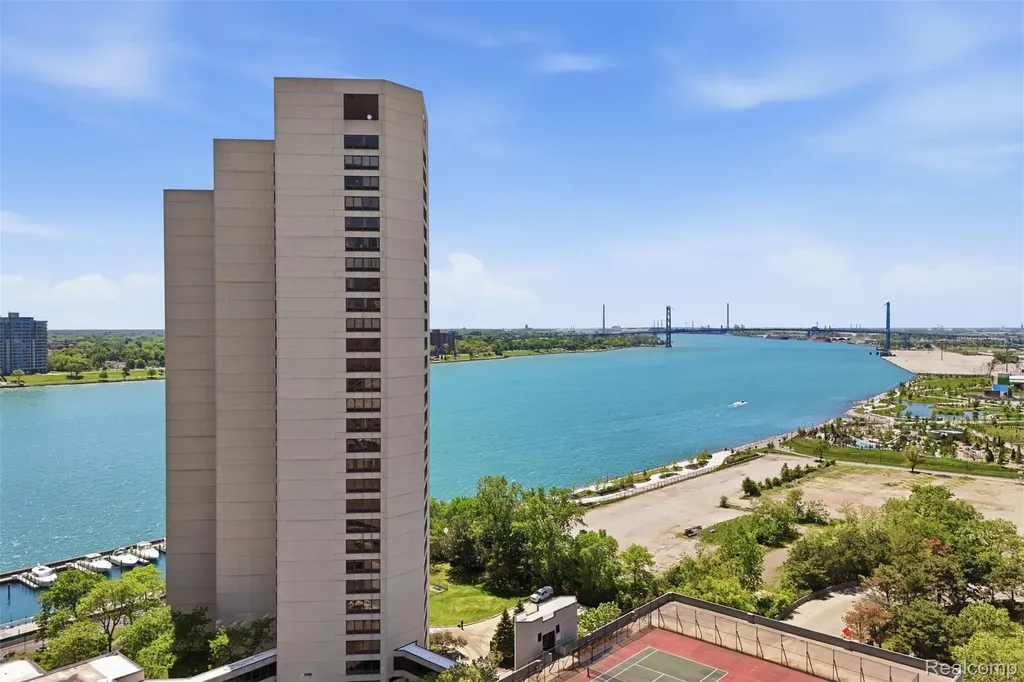 300 Riverfront Detroit City MI 48226