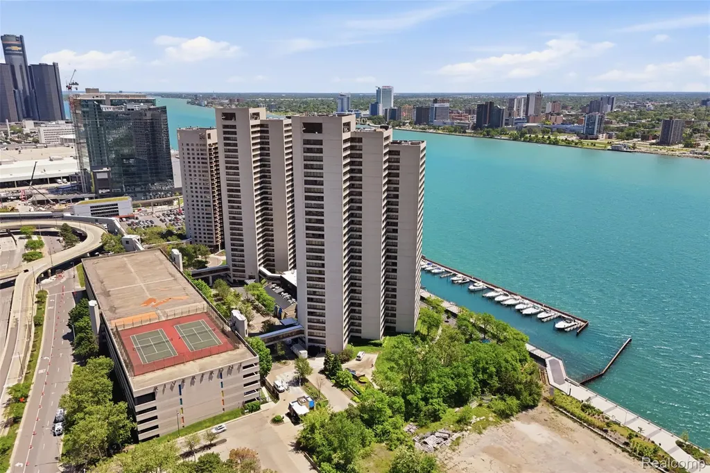 300 Riverfront Detroit City MI 48226