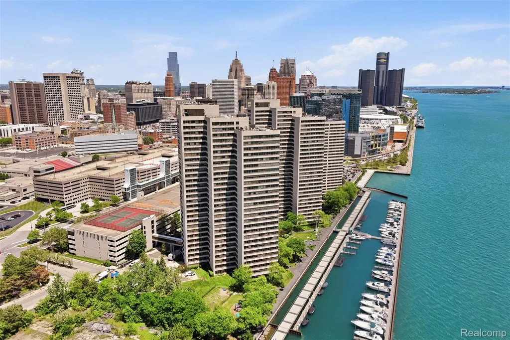 300 Riverfront Detroit City MI 48226