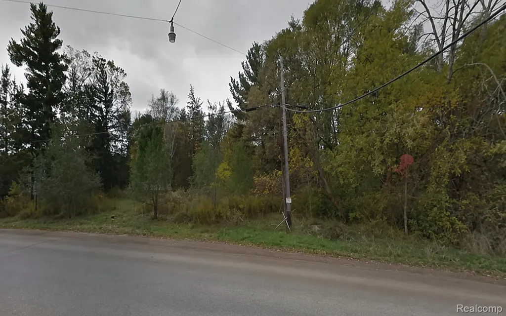 8983 Pontiac Lake Road White Lake Charter Township MI 48386