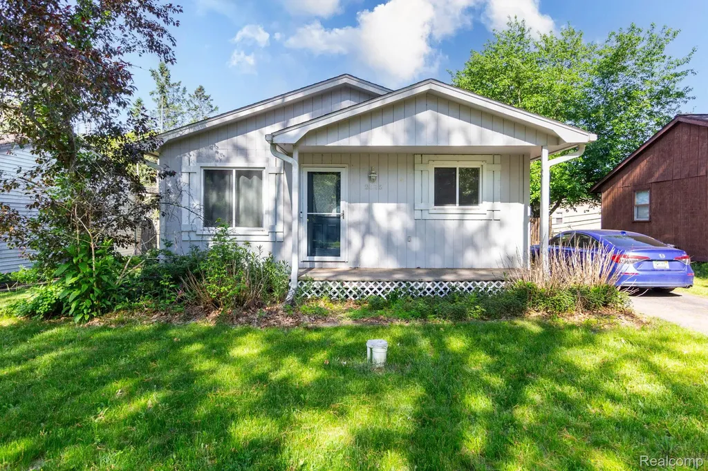 2375 Darnell Street Wolverine Lake Village MI 48390