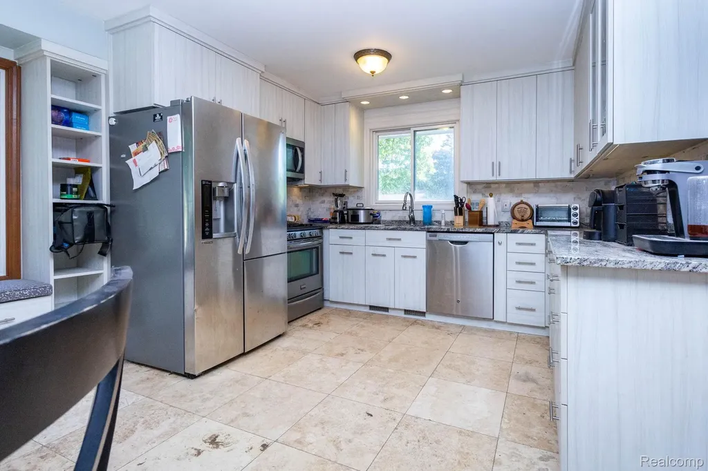 2375 Darnell Street Wolverine Lake Village MI 48390