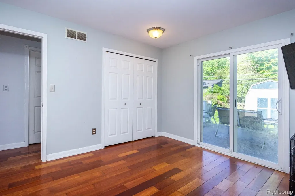 2375 Darnell Street Wolverine Lake Village MI 48390