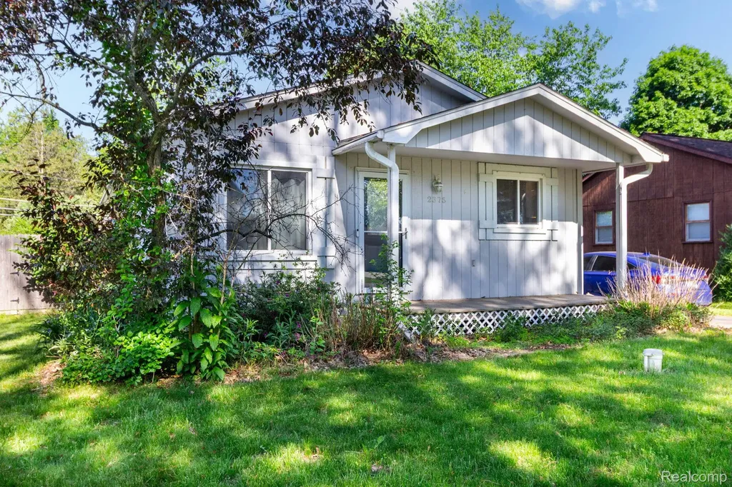 2375 Darnell Street Wolverine Lake Village MI 48390