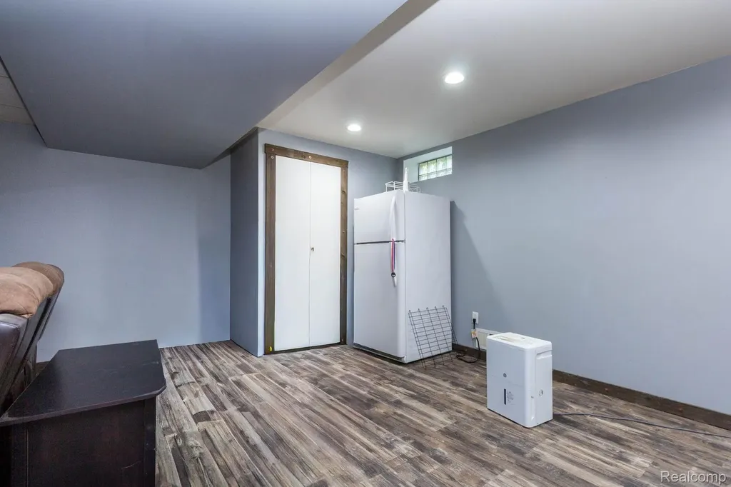 2375 Darnell Street Wolverine Lake Village MI 48390