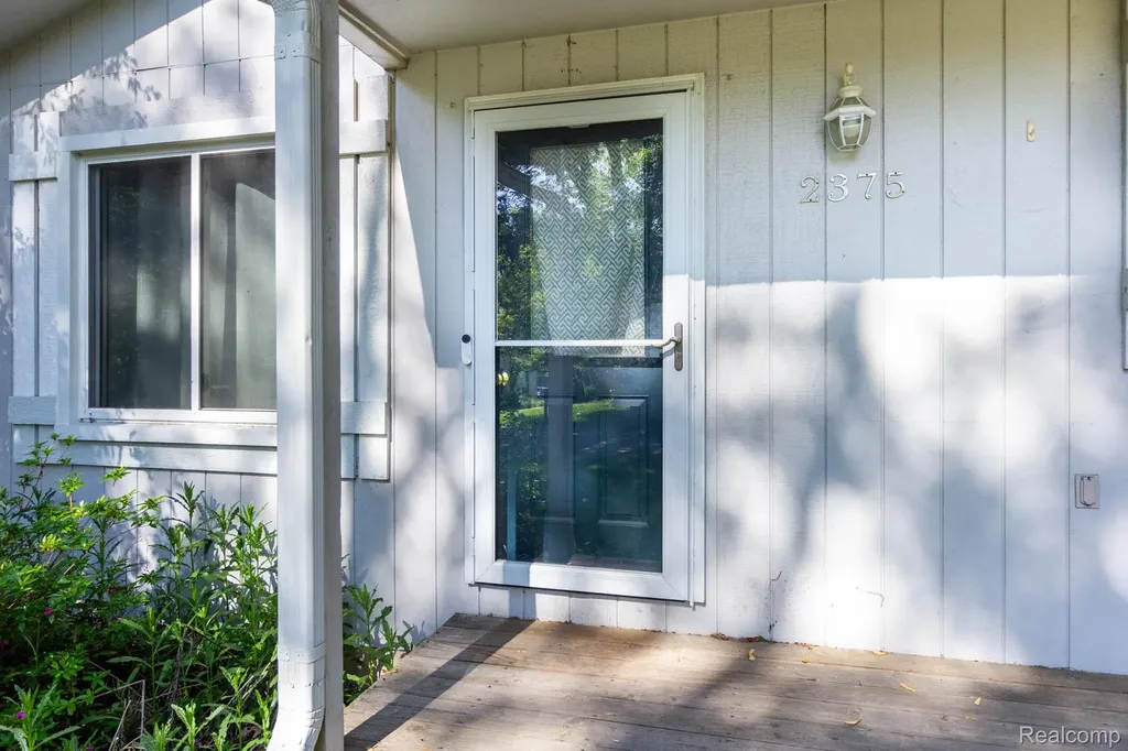 2375 Darnell Street Wolverine Lake Village MI 48390