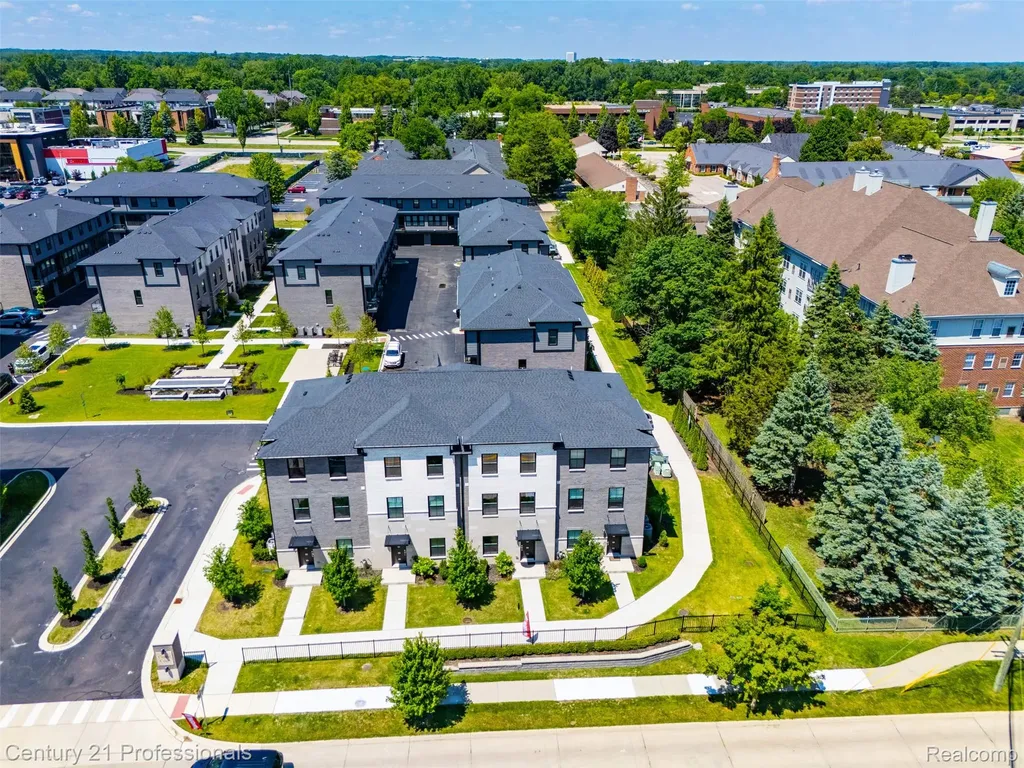 2917 Summers Place Troy City MI 48084