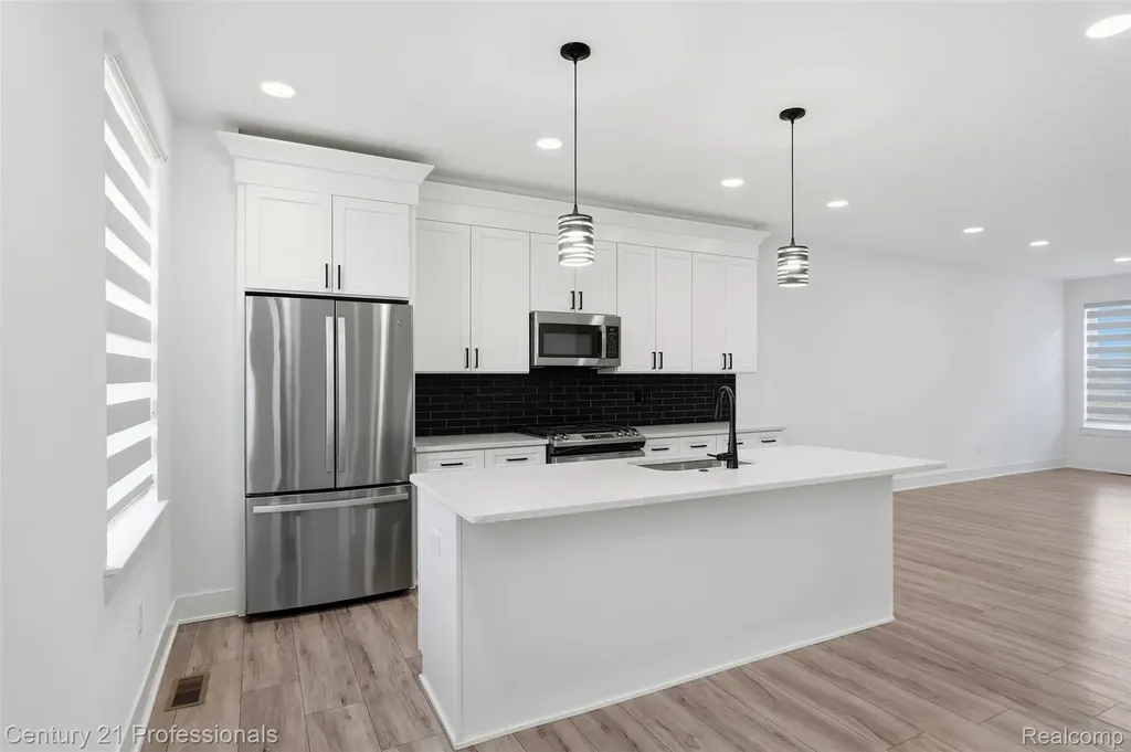 2917 Summers Place Troy City MI 48084