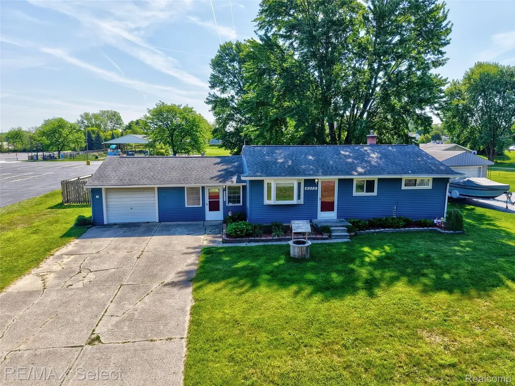 4075 Bristolwood Drive Flint Charter Township MI 48507