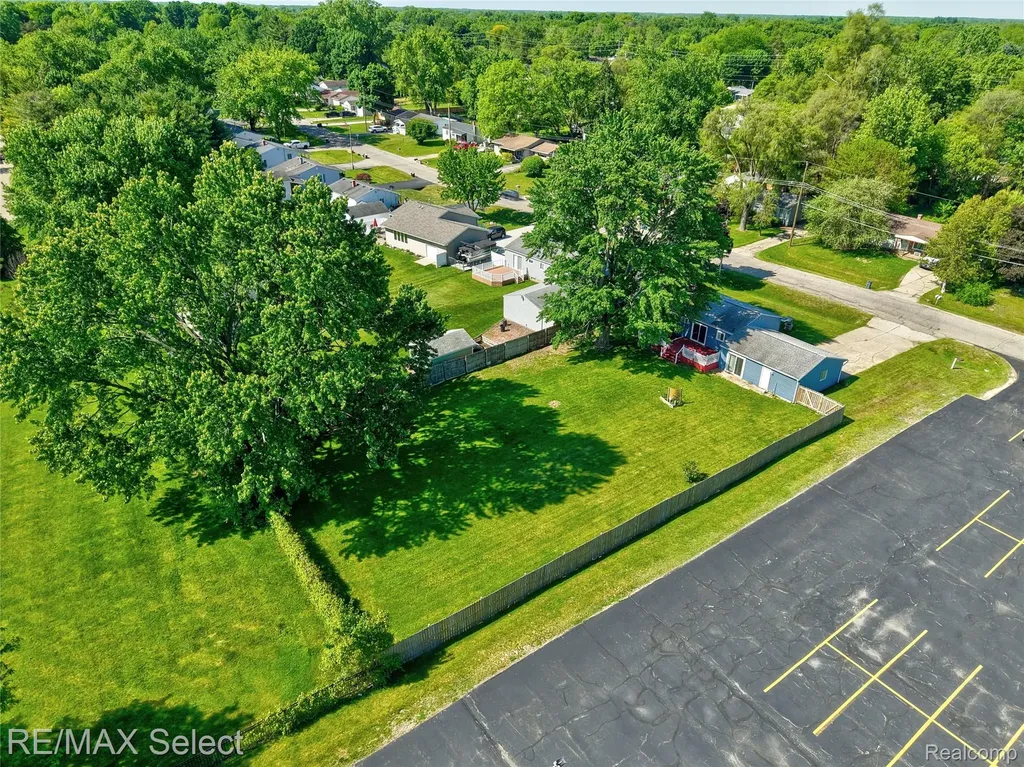 4075 Bristolwood Drive Flint Charter Township MI 48507
