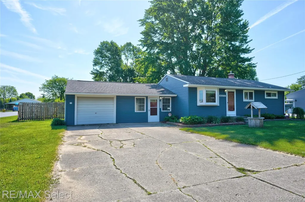 4075 Bristolwood Drive Flint Charter Township MI 48507