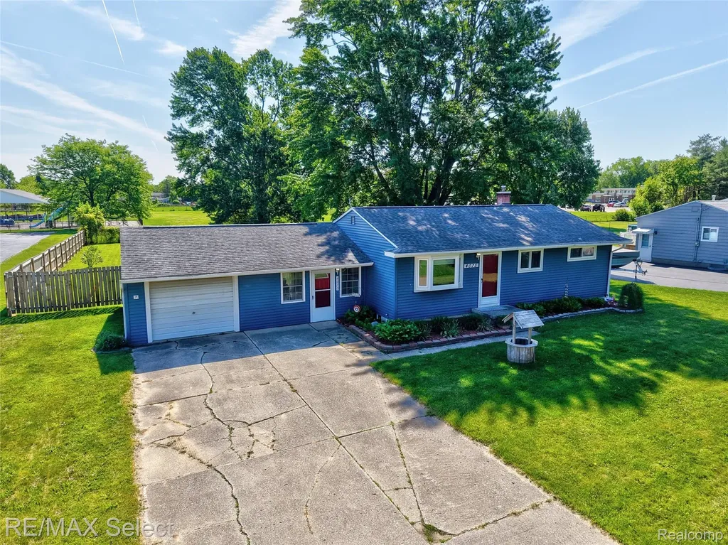 4075 Bristolwood Drive Flint Charter Township MI 48507