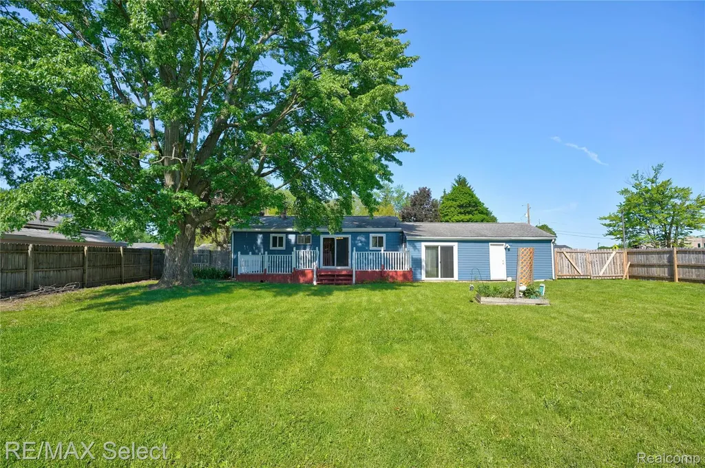 4075 Bristolwood Drive Flint Charter Township MI 48507