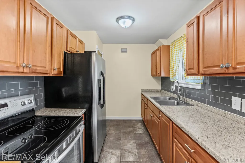 4075 Bristolwood Drive Flint Charter Township MI 48507