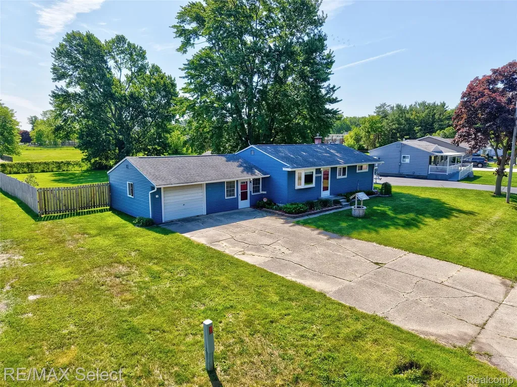 4075 Bristolwood Drive Flint Charter Township MI 48507
